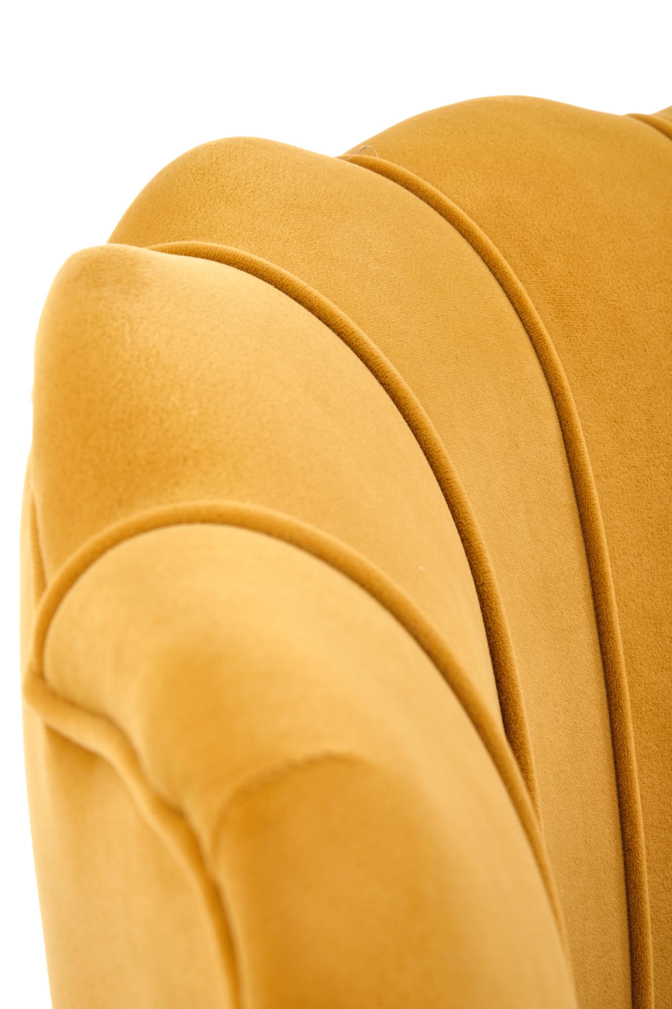 geltono aksomo fotelis AMORINITO juodos plienines kojos